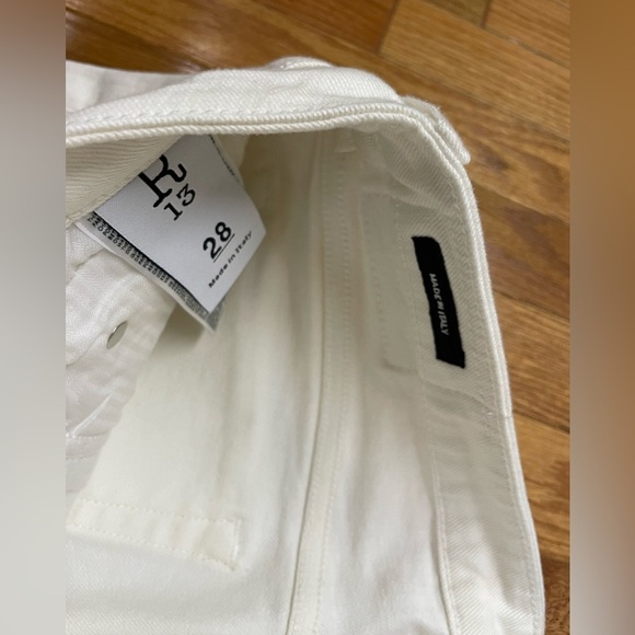 R13 NWT Boy Straight Short Rinsed White Size 28 - Picture 5 of 7